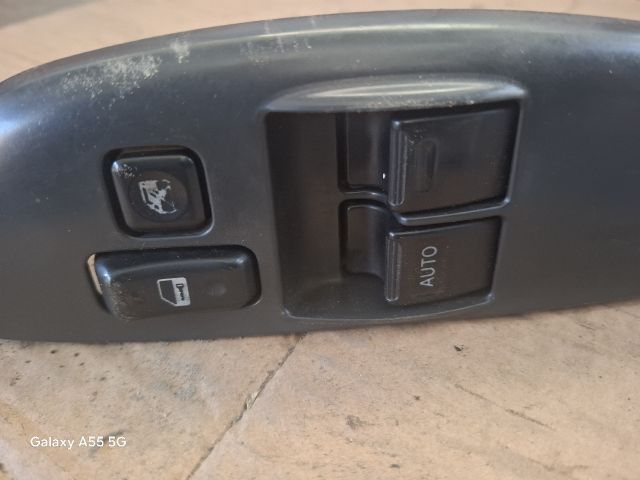 bontott TOYOTA YARIS Bal első Ablakemelő Kapcsoló