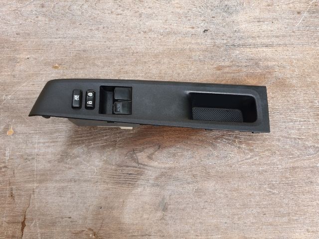 bontott TOYOTA YARIS Bal első Ablakemelő Kapcsoló