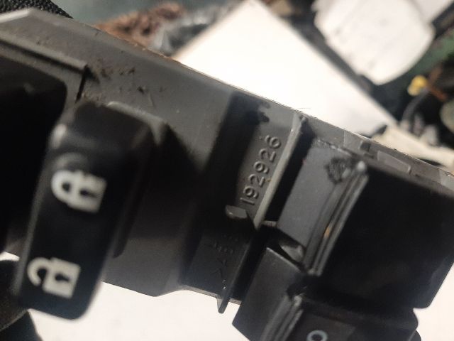 bontott TOYOTA YARIS Bal első Ablakemelő Kapcsoló