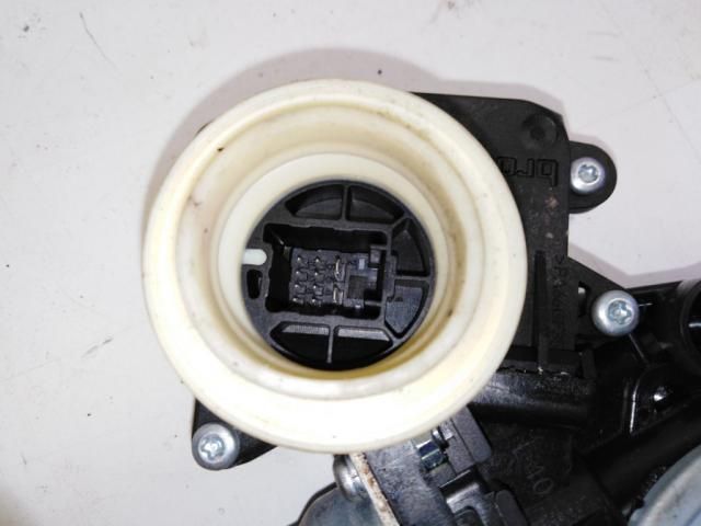 bontott TOYOTA YARIS Bal első Ablakemelő Motor