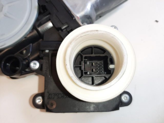 bontott TOYOTA YARIS Bal első Ablakemelő Motor