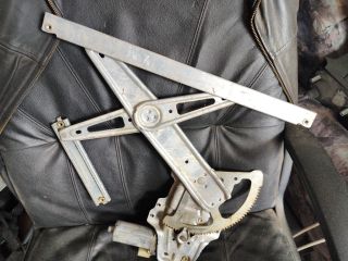 bontott TOYOTA YARIS Bal első Ablakemelő Szerkezet (Elektromos)