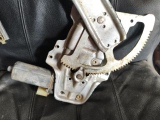 bontott TOYOTA YARIS Bal első Ablakemelő Szerkezet (Elektromos)