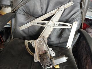 bontott TOYOTA YARIS Bal első Ablakemelő Szerkezet (Elektromos)