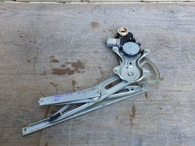 bontott TOYOTA YARIS Bal első Ablakemelő Szerkezet (Elektromos)