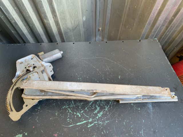 bontott TOYOTA YARIS Bal első Ablakemelő Szerkezet (Elektromos)