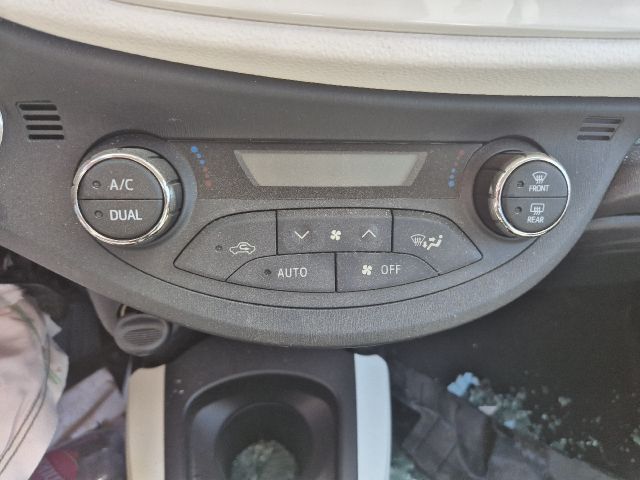 bontott TOYOTA YARIS Bal első Ablakemelő Szerkezet (Elektromos)