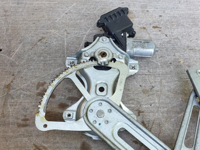 bontott TOYOTA YARIS Bal első Ablakemelő Szerkezet (Elektromos)