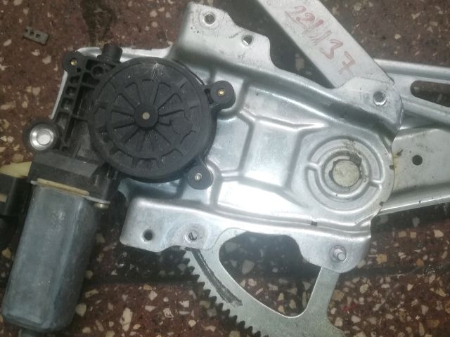 bontott TOYOTA YARIS Bal első Ablakemelő Szerkezet (Elektromos)