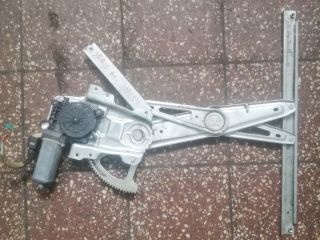 bontott TOYOTA YARIS Bal első Ablakemelő Szerkezet (Elektromos)