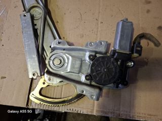 bontott TOYOTA YARIS Bal első Ablakemelő Szerkezet (Elektromos)