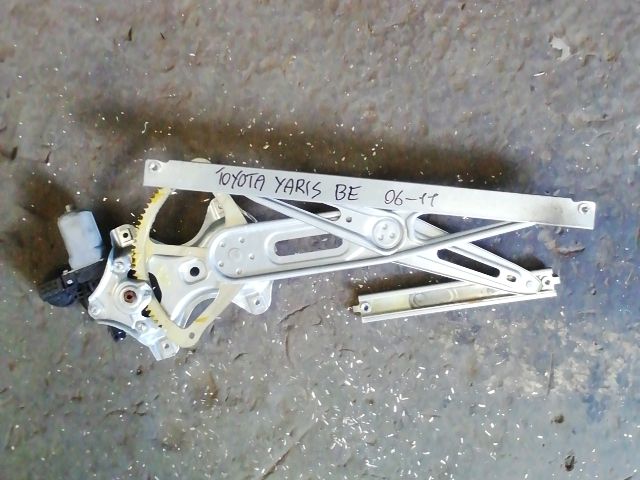 bontott TOYOTA YARIS Bal első Ablakemelő Szerkezet (Elektromos)