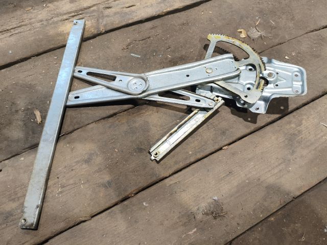 bontott TOYOTA YARIS Bal első Ablakemelő Szerkezet (Mechanikus)