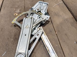 bontott TOYOTA YARIS Bal első Ablakemelő Szerkezet (Mechanikus)