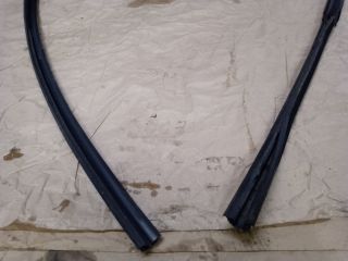 bontott TOYOTA YARIS Bal első Ablakvezető Gumi