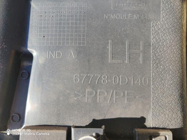 bontott TOYOTA YARIS Bal első Ajtó Kárpit