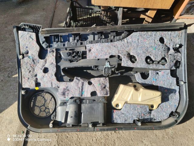 bontott TOYOTA YARIS Bal első Ajtó Kárpit