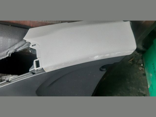 bontott TOYOTA YARIS Bal első Ajtó Kárpit