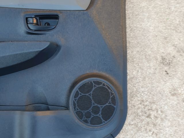 bontott TOYOTA YARIS Bal első Ajtó Kárpit