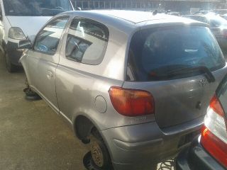 bontott TOYOTA YARIS Bal első Ajtó Kárpit