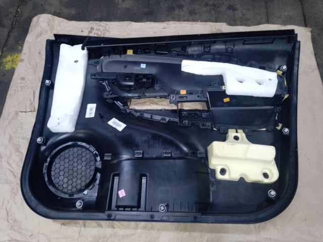 bontott TOYOTA YARIS Bal első Ajtó Kárpit