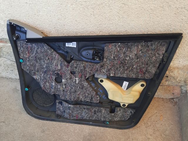 bontott TOYOTA YARIS Bal első Ajtó Kárpit