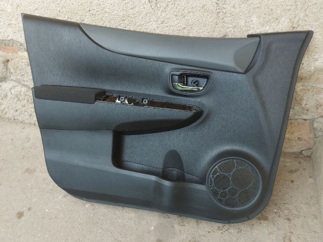 bontott TOYOTA YARIS Bal első Ajtó Kárpit