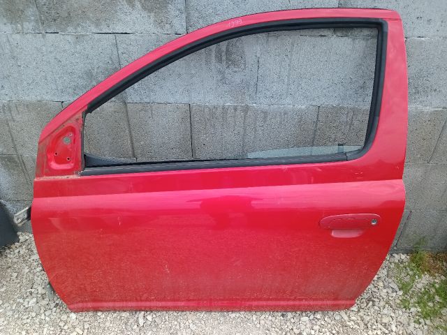 bontott TOYOTA YARIS Bal első Ajtó (Részeivel)