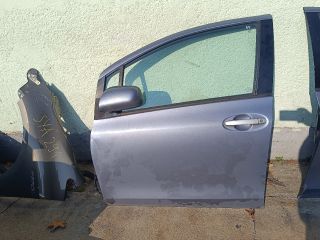 bontott TOYOTA YARIS Bal első Ajtó (Részeivel)