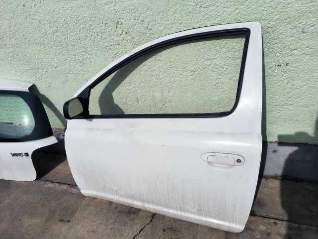 bontott TOYOTA YARIS Bal első Ajtó (Üres lemez)