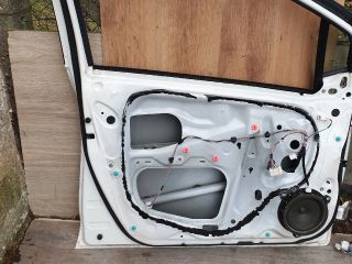 bontott TOYOTA YARIS Bal első Ajtó (Üres lemez)