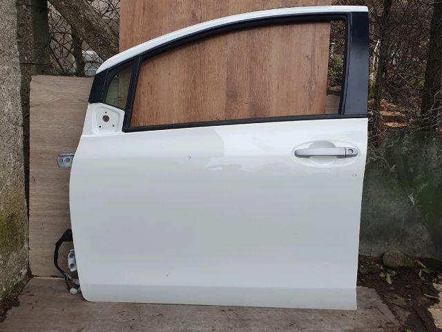 bontott TOYOTA YARIS Bal első Ajtó (Üres lemez)