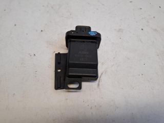 bontott TOYOTA YARIS Bal első Ajtó Vezérlőegység