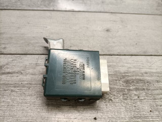 bontott TOYOTA YARIS Bal első Ajtó Vezérlőegység