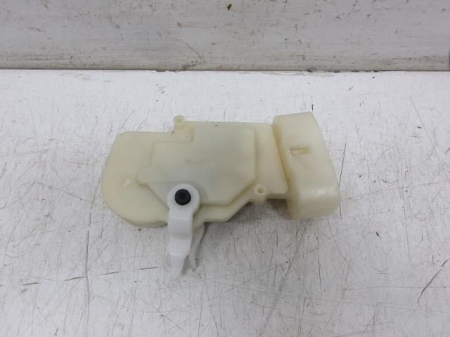 bontott TOYOTA YARIS Bal első Ajtózár Motor