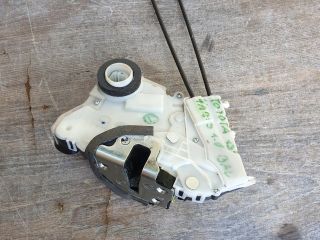 bontott TOYOTA YARIS Bal első Ajtózár