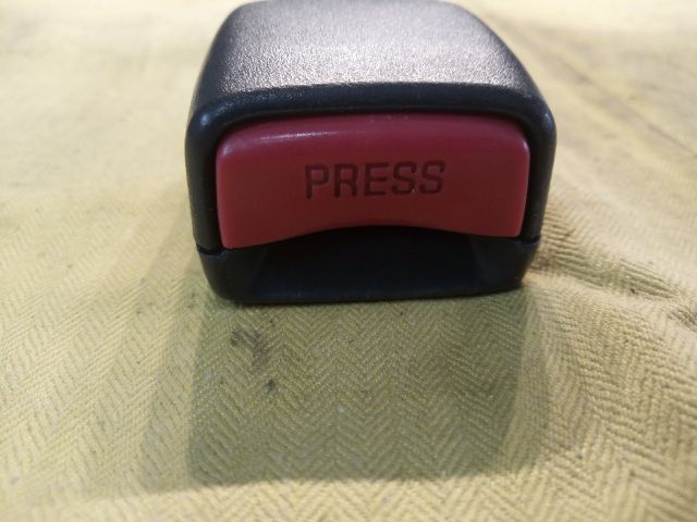 bontott TOYOTA YARIS Bal első Biztonsági Öv Csat