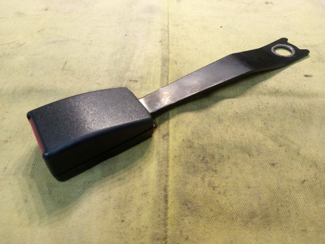 bontott TOYOTA YARIS Bal első Biztonsági Öv Csat