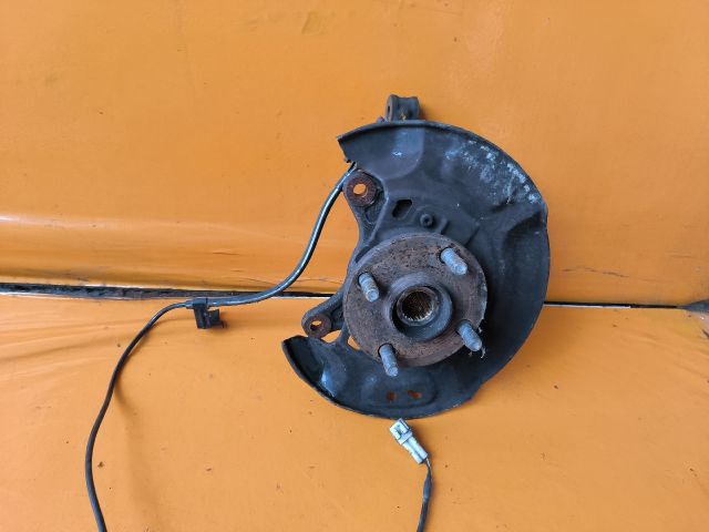 bontott TOYOTA YARIS Bal első Csonkállvány Kerékaggyal