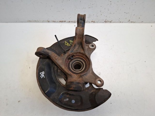 bontott TOYOTA YARIS Bal első Csonkállvány Kerékaggyal