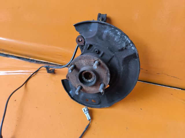 bontott TOYOTA YARIS Bal első Csonkállvány Kerékaggyal