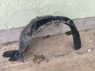 bontott TOYOTA YARIS Bal első Első Dobbetét (Kerékjárati, Műanyag)