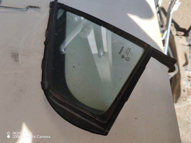 bontott TOYOTA YARIS Bal első Fixüveg (Ajtóban)