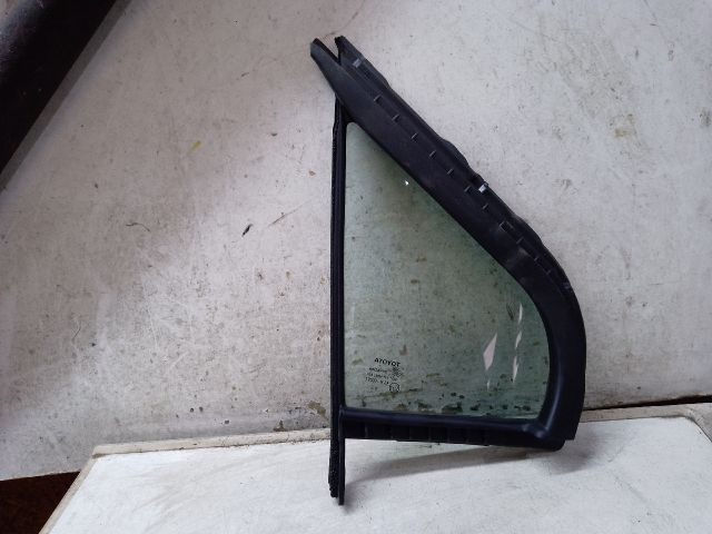 bontott TOYOTA YARIS Bal első Fixüveg (Ajtóban)