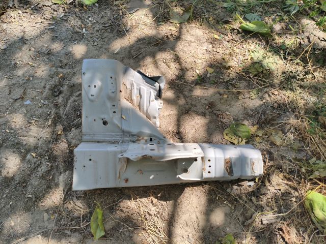 bontott TOYOTA YARIS Bal első Hossznyúlvány