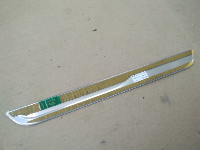 bontott TOYOTA YARIS Bal első Küszöb Díszléc