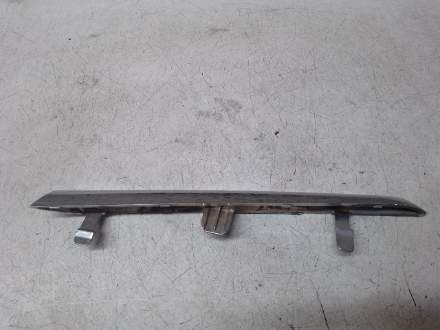 bontott TOYOTA YARIS Bal első Lökhárító Díszléc