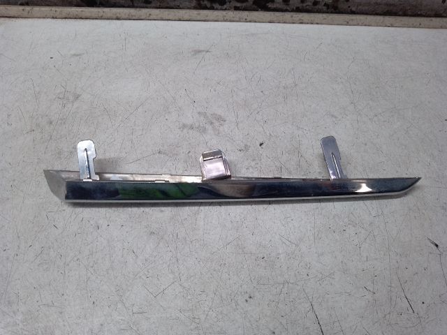 bontott TOYOTA YARIS Bal első Lökhárító Díszléc