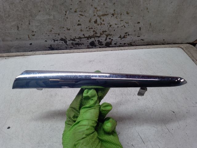 bontott TOYOTA YARIS Bal első Lökhárító Díszléc