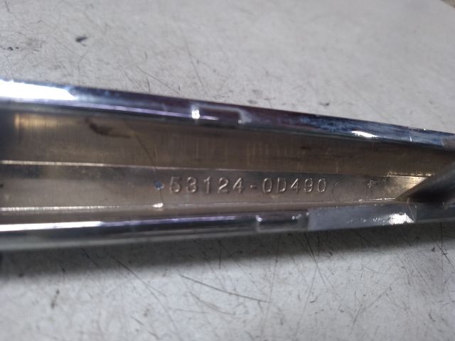 bontott TOYOTA YARIS Bal első Lökhárító Díszléc